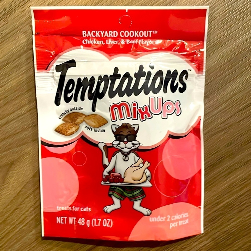 2 BAGS Temptations Backyard Flavor Cat Treats - Purple EXP 11-23…